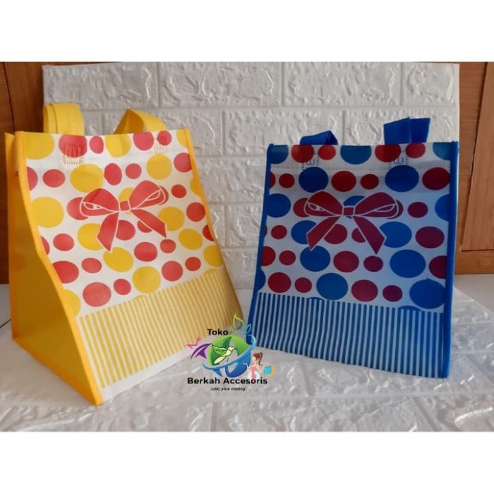 

✨ BISA COD ✨ TAS BESEK SPUNBOND PITA UNTUK BOX NASI TEBAL 18x18 ( LUSIN )