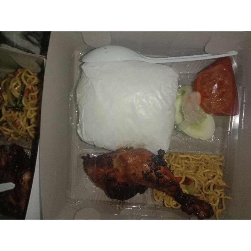 

Nasi Ayam Bakar Mas Kriting