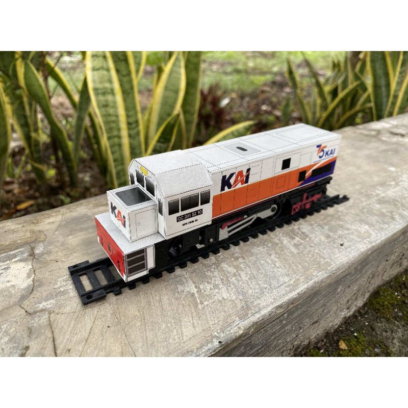 PROMO  Rail king miniatur kereta api CC201 bermesin  - souvernir kereta api
