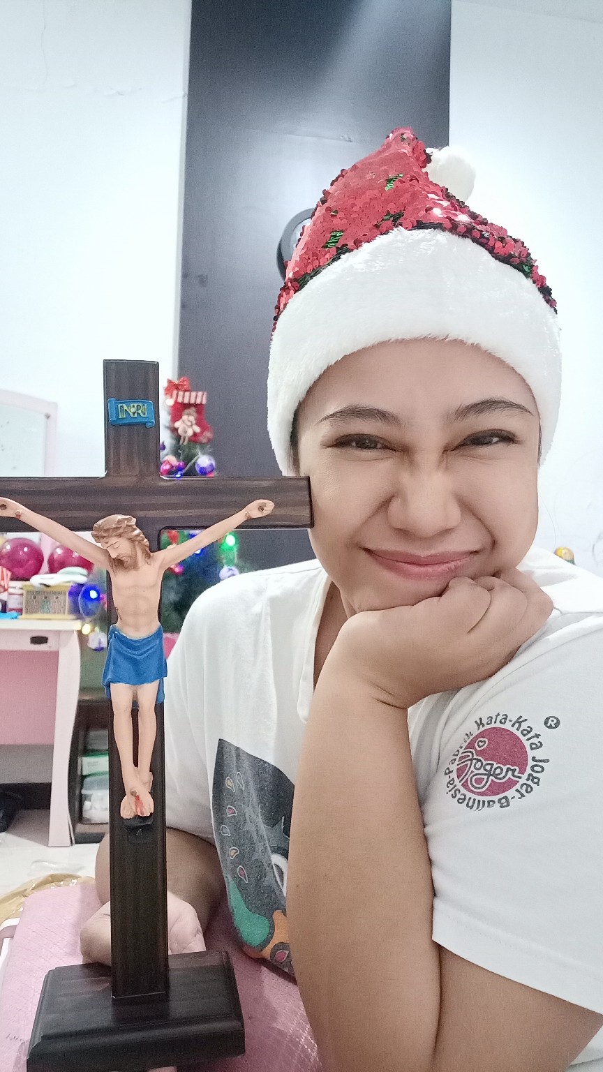 Salib Duduk Ornamen Kecil 35 Cm