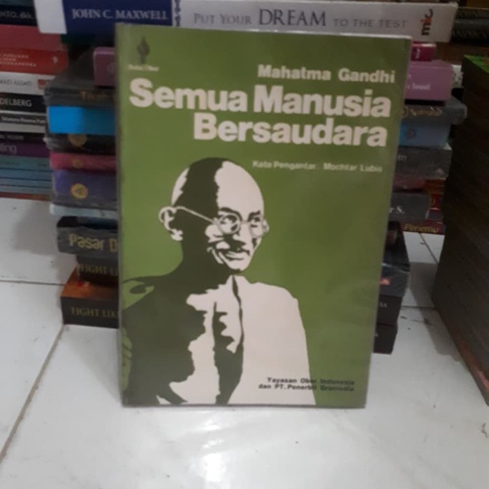 Buku Semua Manusia Bersaudara Mahatma Gandhi
