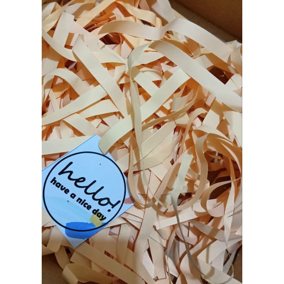 

Kardus hampers + isi kertas serut