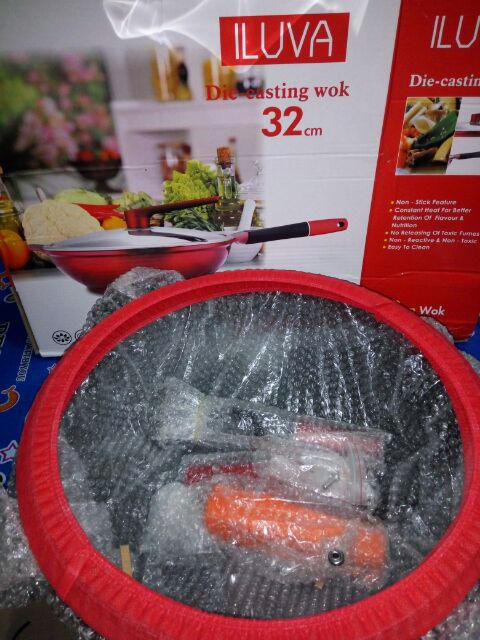 Iluva - 32cm Die Casting Wok Pan Diamond Pan Teflon Ceramic Marble