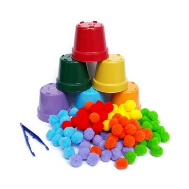 Sorting pom pom dengan pot mini / mainan sensory