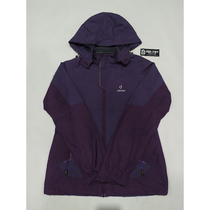 JAKET OUTDOOR DEUTER