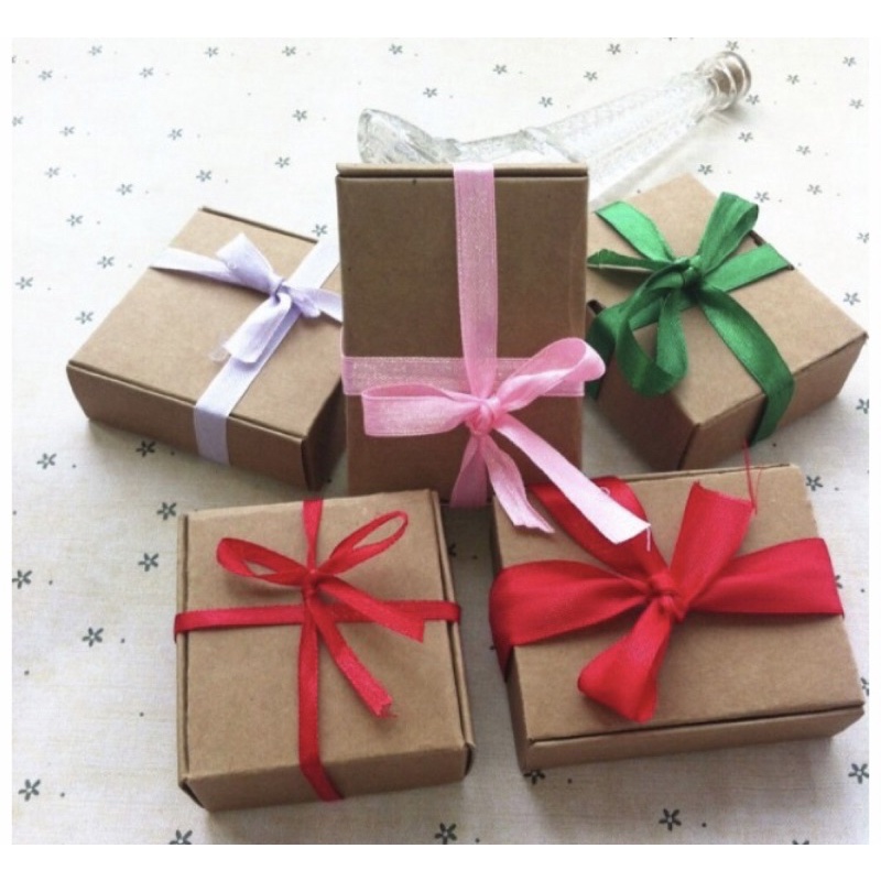 

GIFT PACKING BY LACCUNA [hanya box saja]