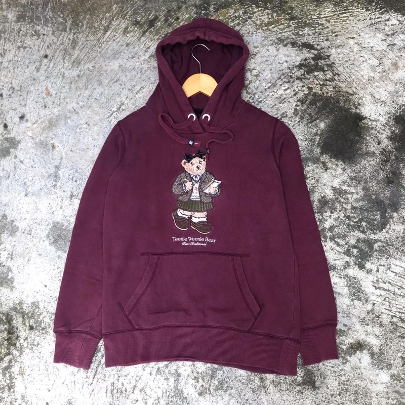 Hoodie tinnie winnie rare item Maroon