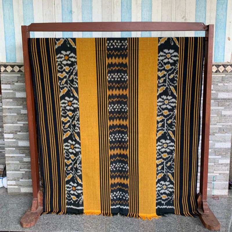 KAIN TENUN BLANGKET MOTIF BUNGGA", TORAJA, SUMBA, NTT, FLORES