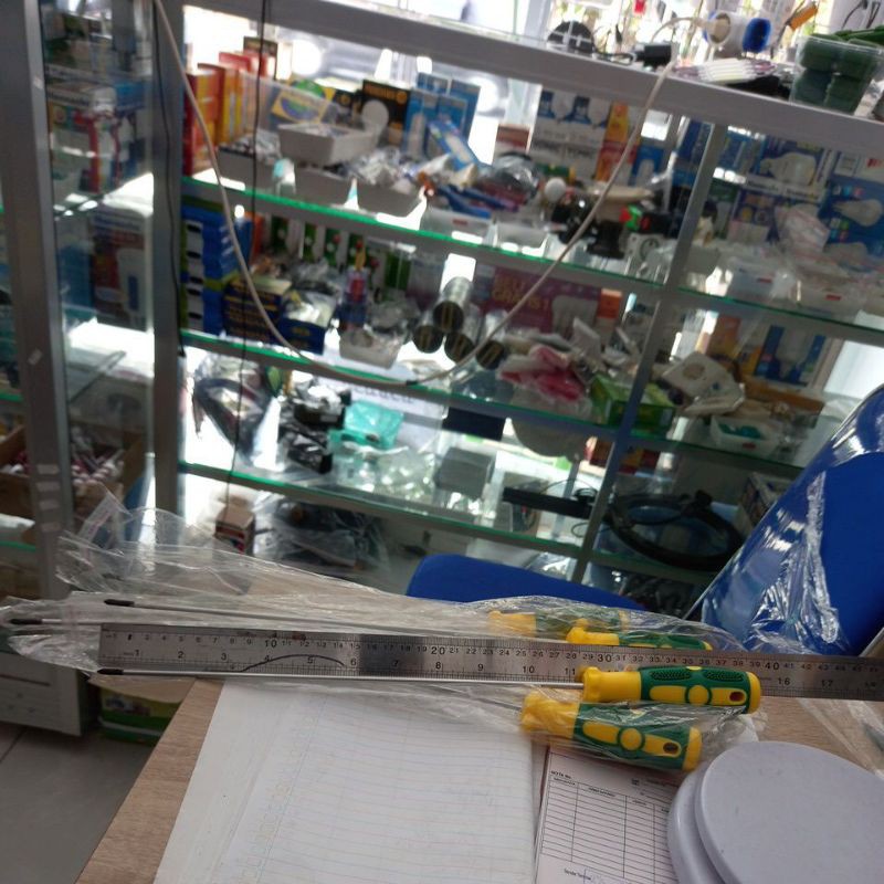 obeng panjang 30 cm ujung magnet gagang pegangan karet berkualitas