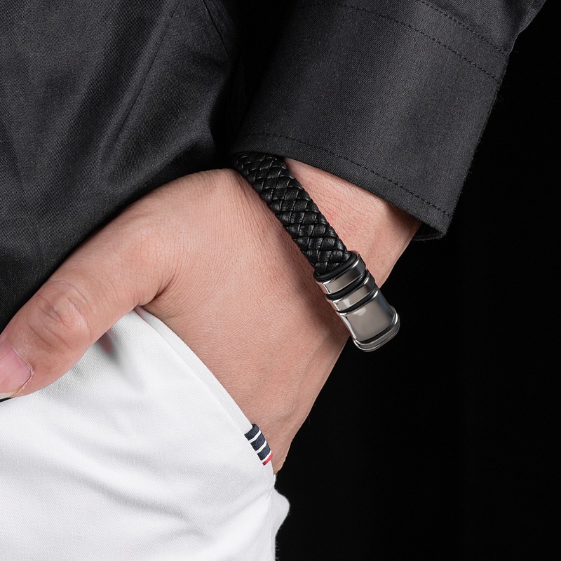 Gelang Bahan Kulit Dengan Buckle Magnetik Warna Hitam Glossy Gaya Klasik Untuk Pria