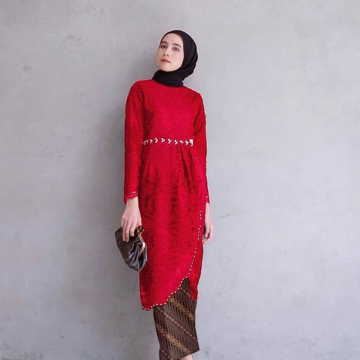 setelan  brukat kebaya batik amora merah red kondangan brukat lace