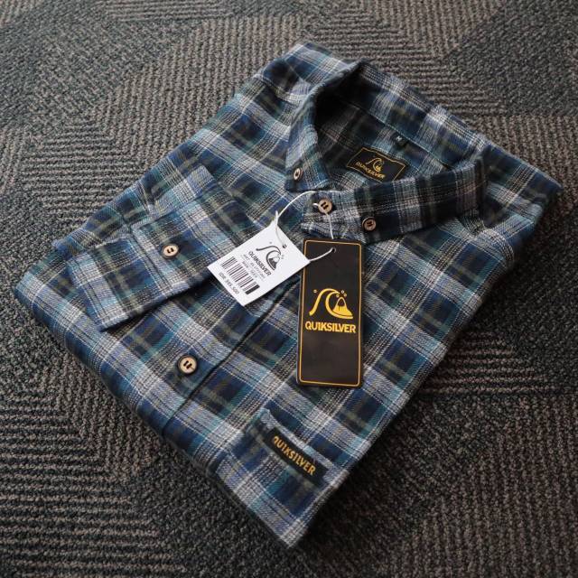 Kemeja Flanel Quiksilver