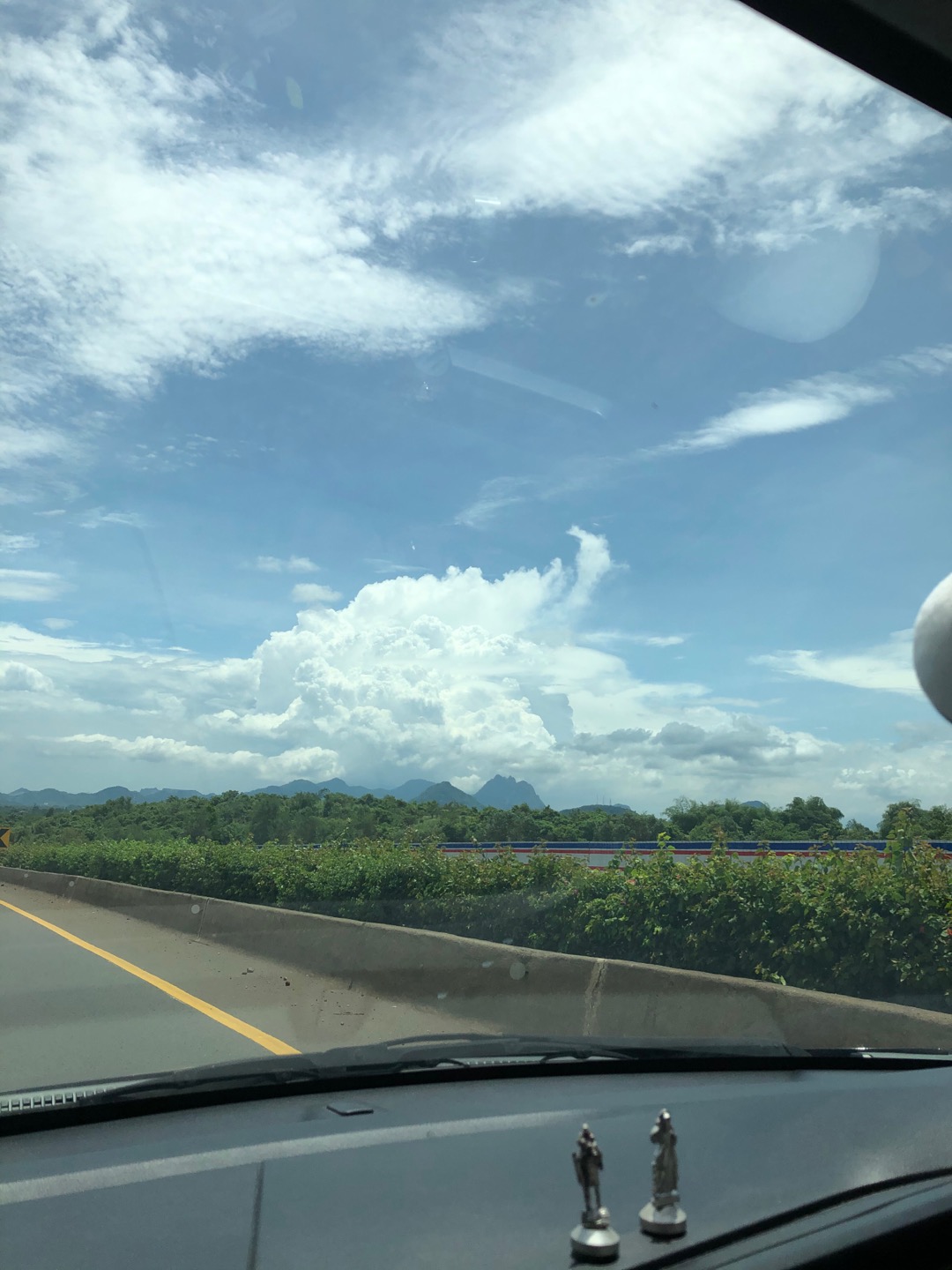 Downy Passion Pelembut Pakaian 680ml