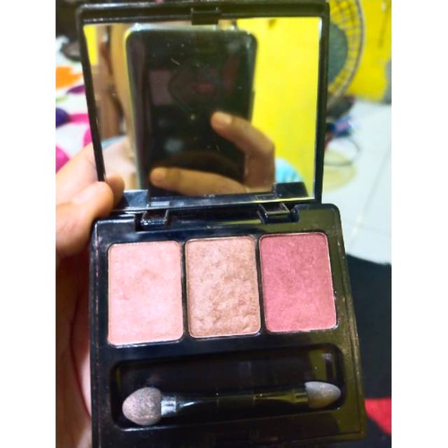 Preloved eyeshadow Make over