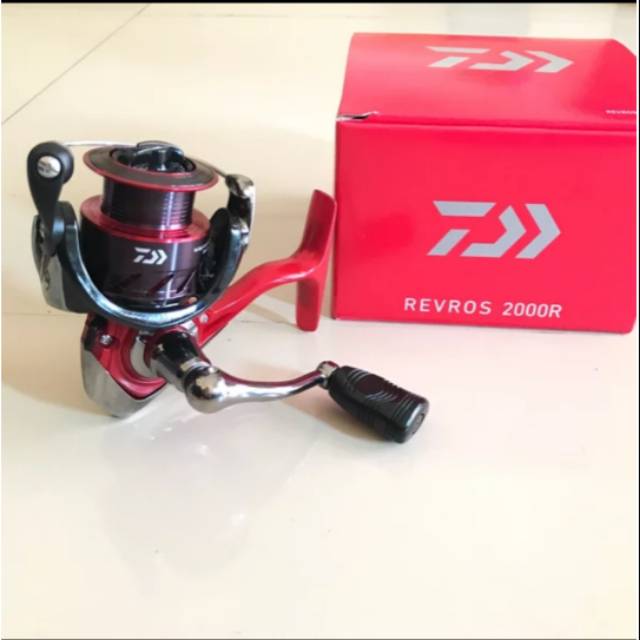 Reel Daiwa Revros 2000 R