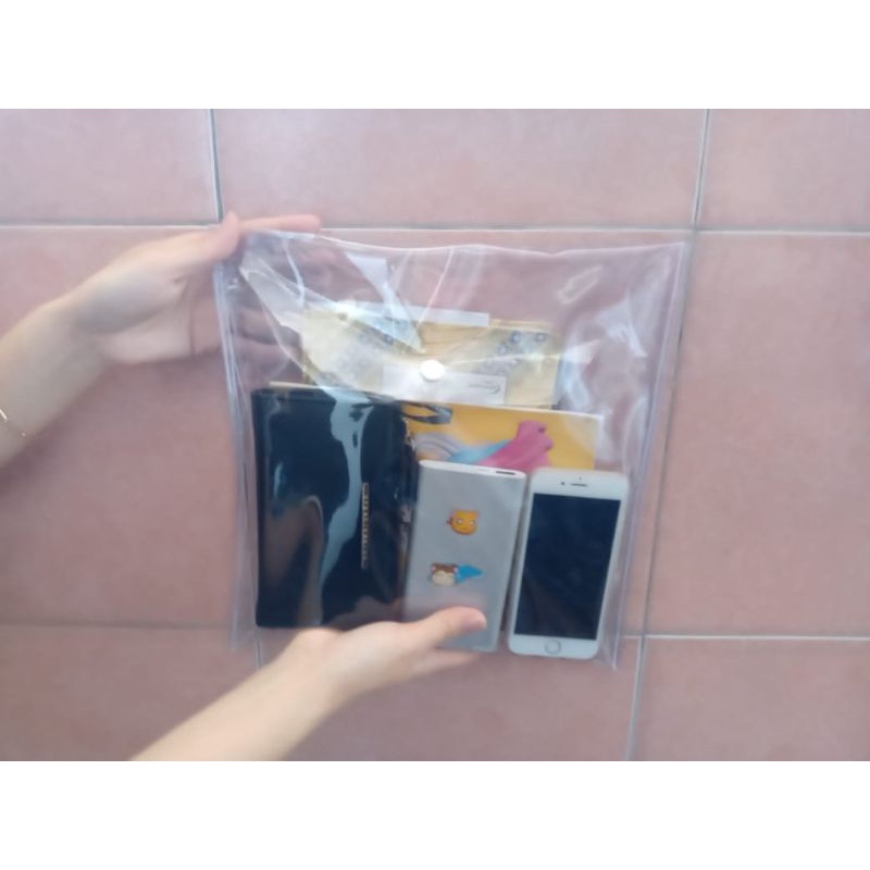 

Pouch mika uk 35x25 (Polos/Tanpa sablon)