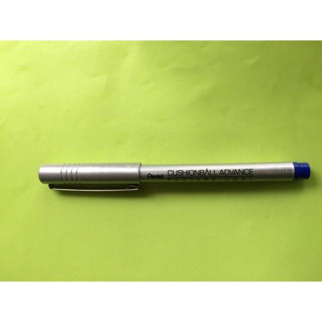 

Cushion Ball Pen PENTEL RD 38 warna biru diametet 08 mm