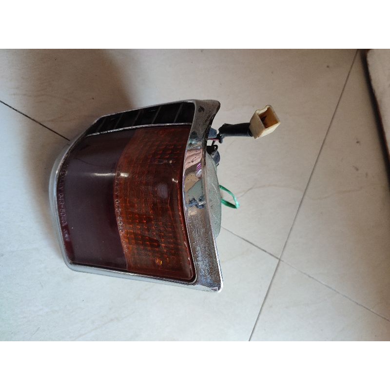lampu belakang honda life sebelah kiri