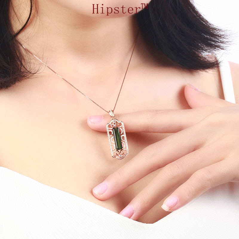 Retro Dignified Hollow Simple Emerald Pendant Rose Gold Clavicle Chain