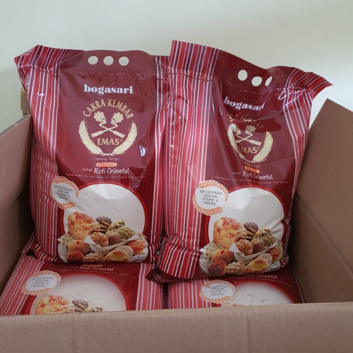 

PROMO [COD] (Gojek/Grab) 5kg Tepung Cakra Kembar Emas untuk roti oriental