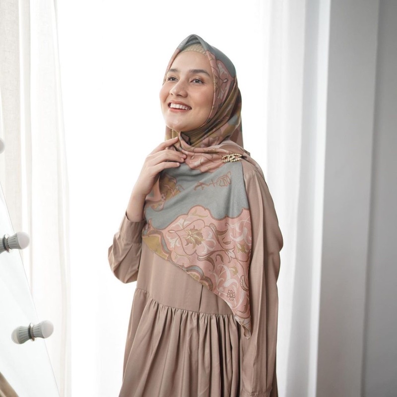 [PRELOVED] Heaven Lights Kyra Scarf - Taffy