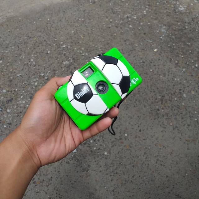 LOCAL ANALOG - Kamera Analog Pocket Toycam Bola (Footbal Edition), kamera film jadul 35mm