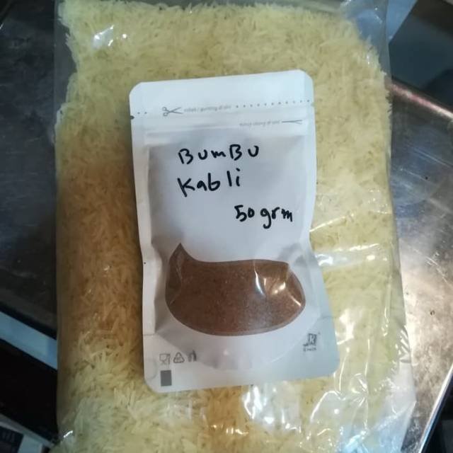 

Beras basmati dari arab sma bumbu kabuli cukup untuk 1 kg beras