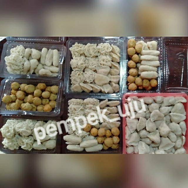 

Pempek campur