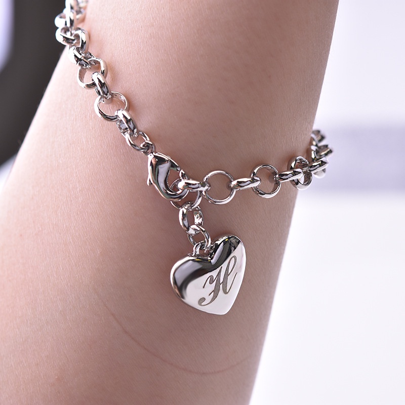 Gelang Desain 26 Huruf Love Bahan Stainless Steel Warna Silver Untuk Wanita
