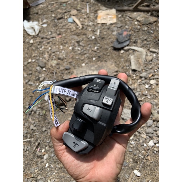 HOLDER KIRI MOGE CRF 1000 CC ORIGINAL LOSPACK  BARANG BARU   SOKET NDAK ADA   ORIGINAL BARU