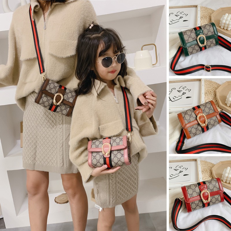 Tas Selempang dengan 5 Pilihan Warna untuk Anak Perempuan Tas Selempang dengan 5 Pilihan Warna untuk Anak Perempuan