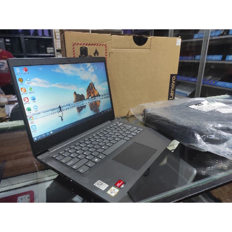 Lenovo v14 atlon ram 8 ssd128+hdd1tb