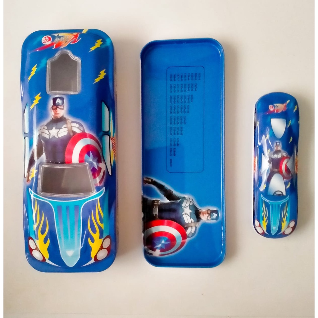 

Tempat Pensil Karakter Kaleng Mobil Anak Sekolah