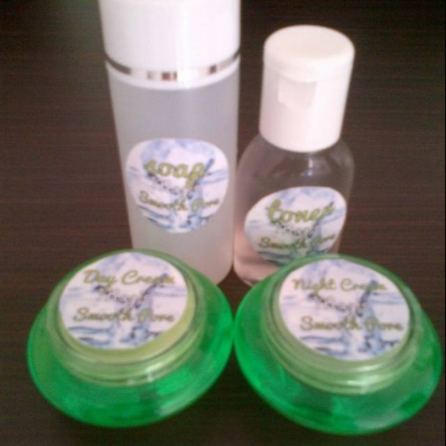 CREAM MAGIC SMOOTH PORE CREAM PENGECIL PORI PORI dan PEMUTIH KULIT WAJAH