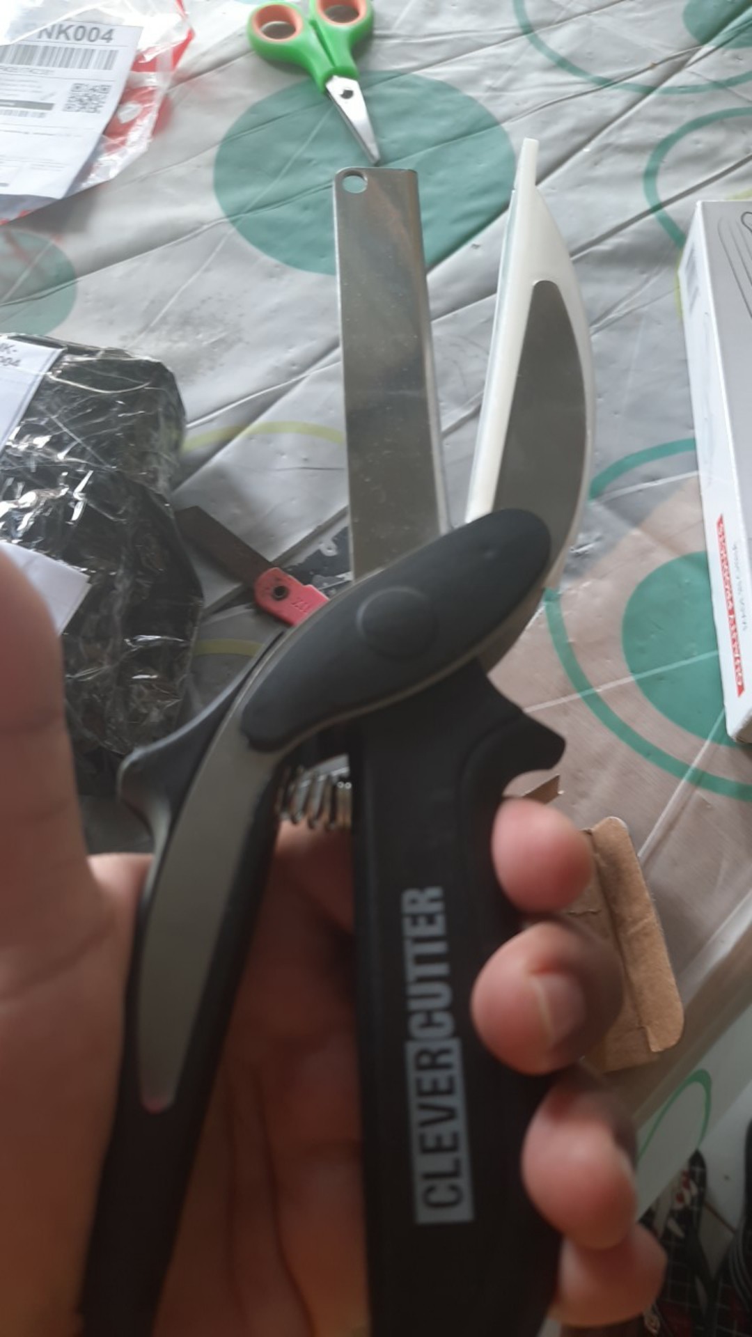 Clever Cutter - Gunting Dengan Talenan - Pemotong Sayur Serbaguna