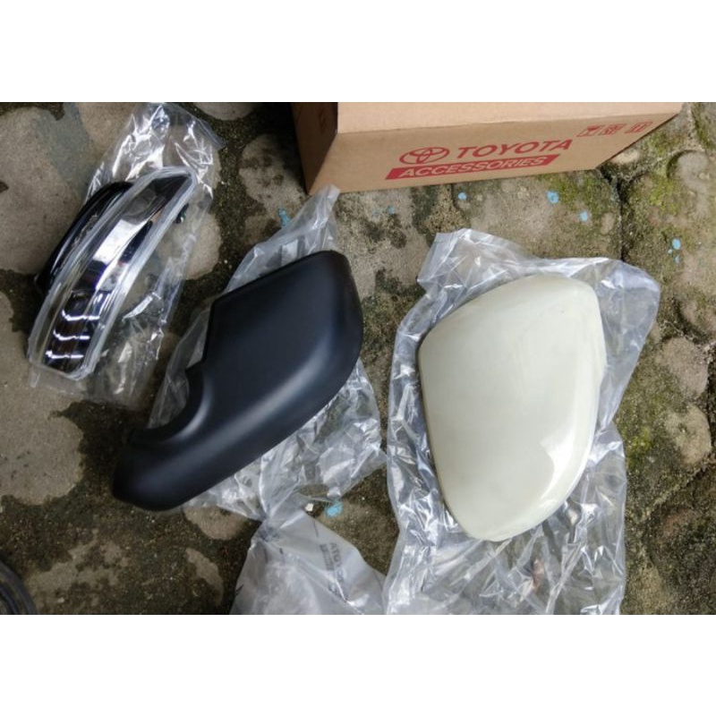 cover sen spion avanza veloz 2012/2018 original toyota