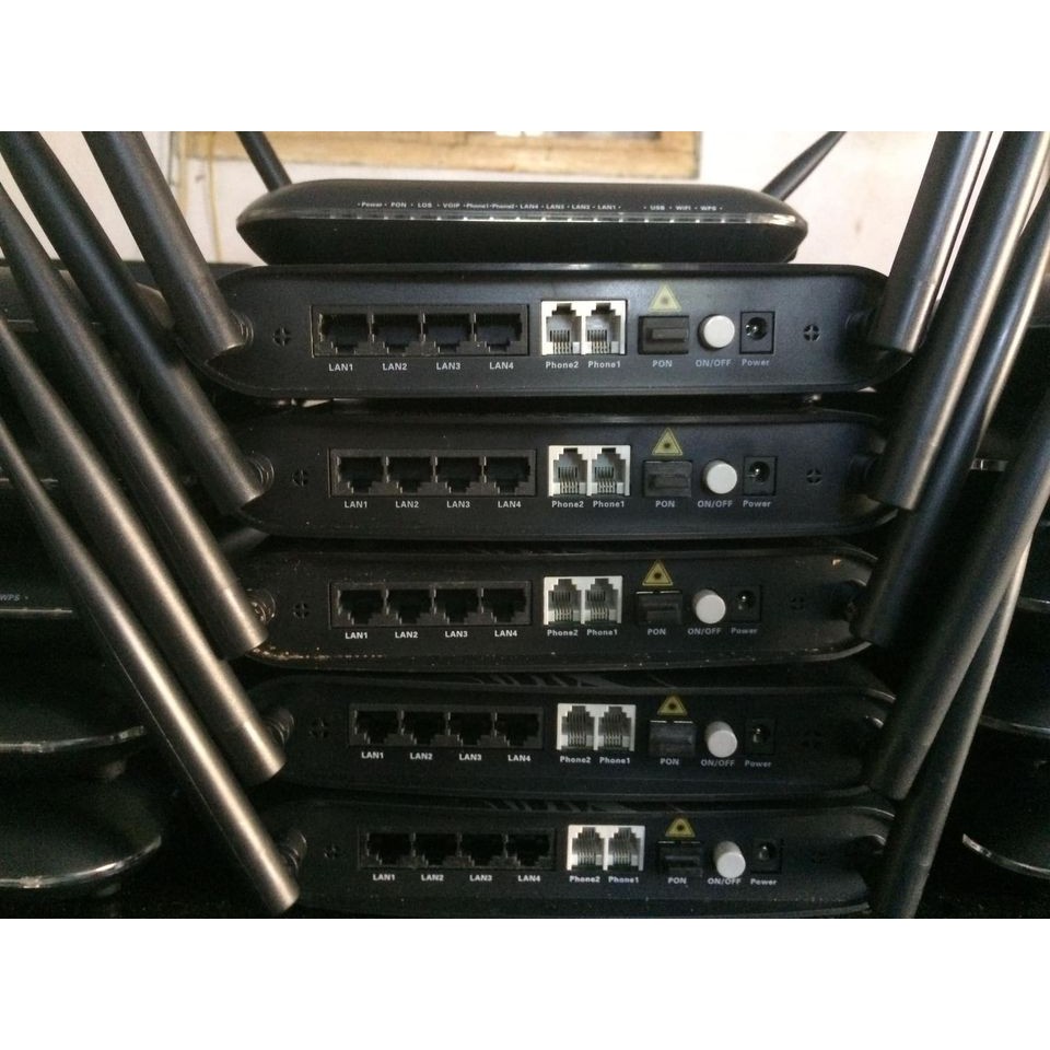 Router WIFI - GPON Fiberhome Batik AN5506-04-FG