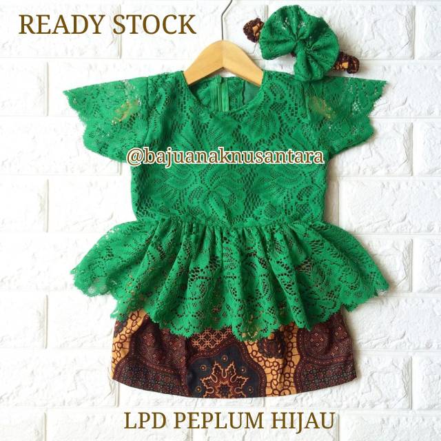 Setelan Kebaya Anak Modern Berbahan Kain Brukat Model Peplum Rok Pendek Warna Hijau