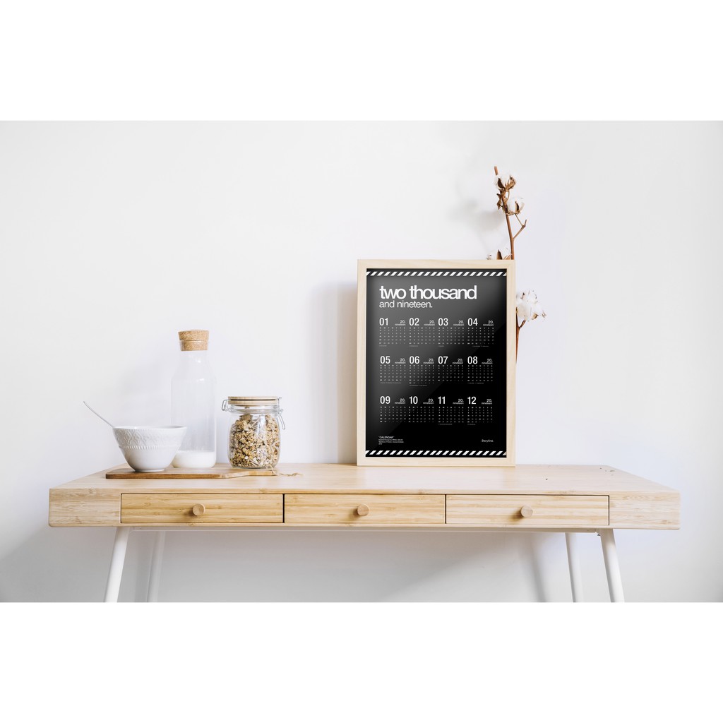 

Kalender Minimalis Black