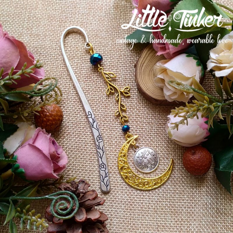 

Pembatas Buku Al Quran Bookmark