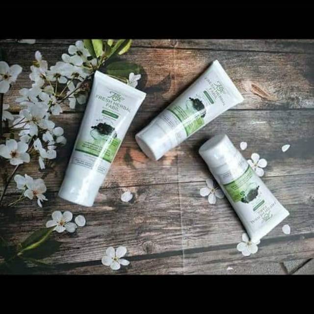 

Facial wash anti plek /glow fabil fresh herbal