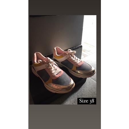 preloved sepatu Donatello