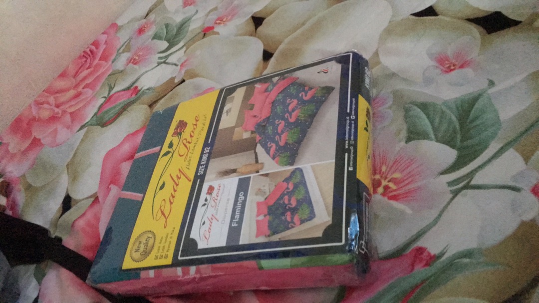 Sprei Lady Rose Uk. King (180x200)cm Dan Uk. Queen (160x200)cm Motif Character New