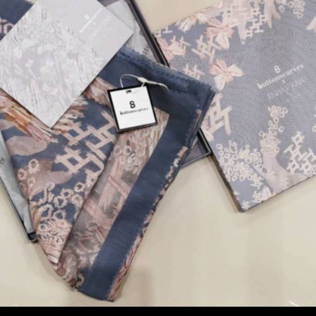 Buttonscarves Les Amities Blue Preloved