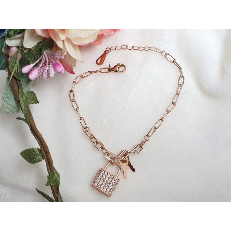 Gelang Rantai Gembok Kunci Permata Sirkon Titanium Premium | Titanium Antikarat Premium