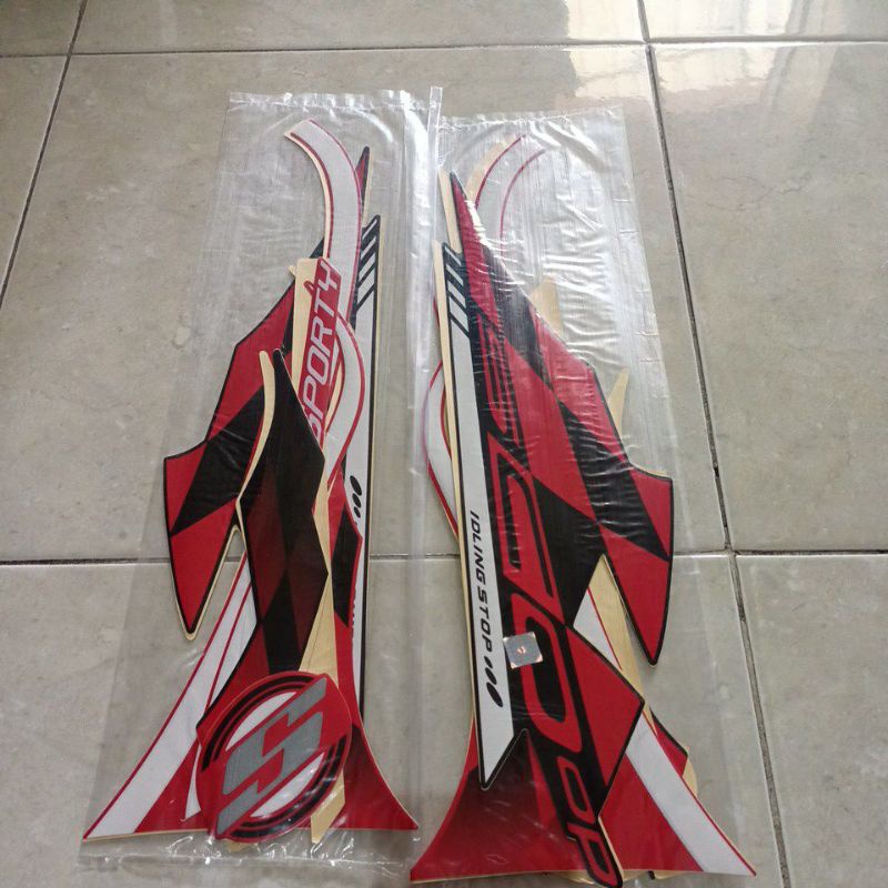 striping stiker les body scoopy 2018 hitam depan merah