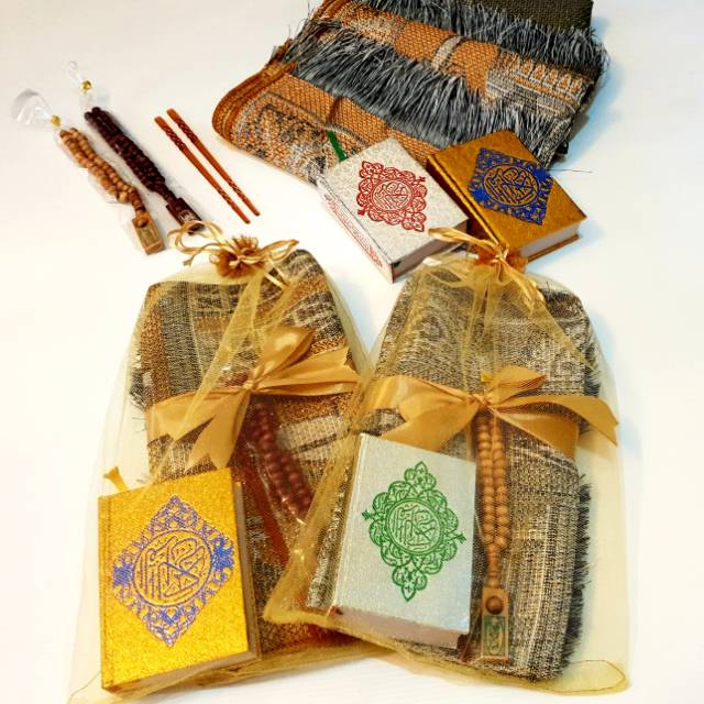 Parcel Lebaran Hampers Idul Fitri Souvenir Sajadah Al Quran ST09