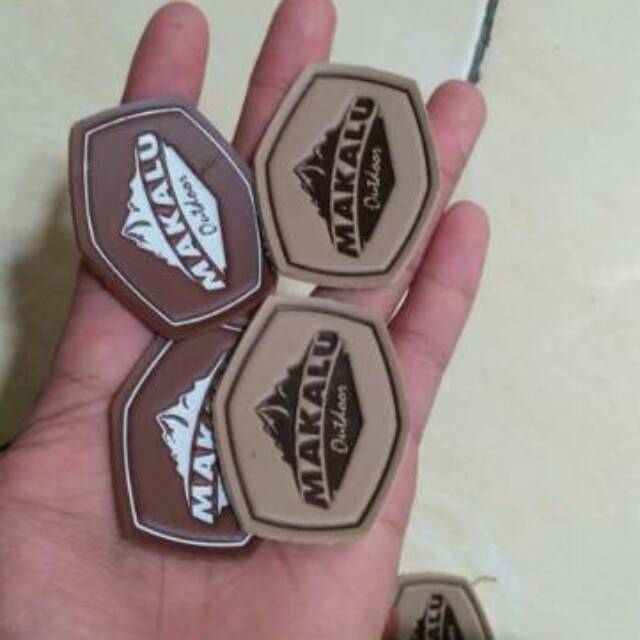 

Label kulit emboss+sablon.