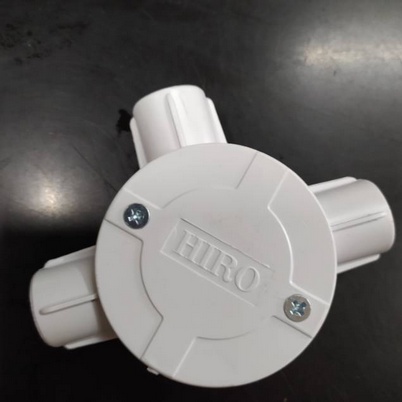 T dus Putih Cabang 3 Hiro 20MM