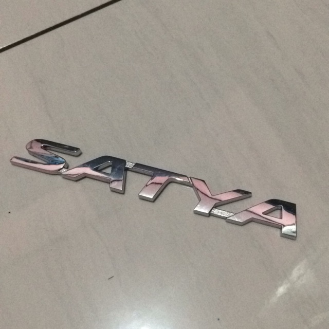 Emblem SATYA punya Honda brio